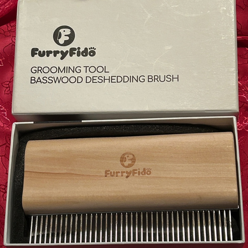 🔥HP🔥NIB Basswood Pet Deshedding Brush